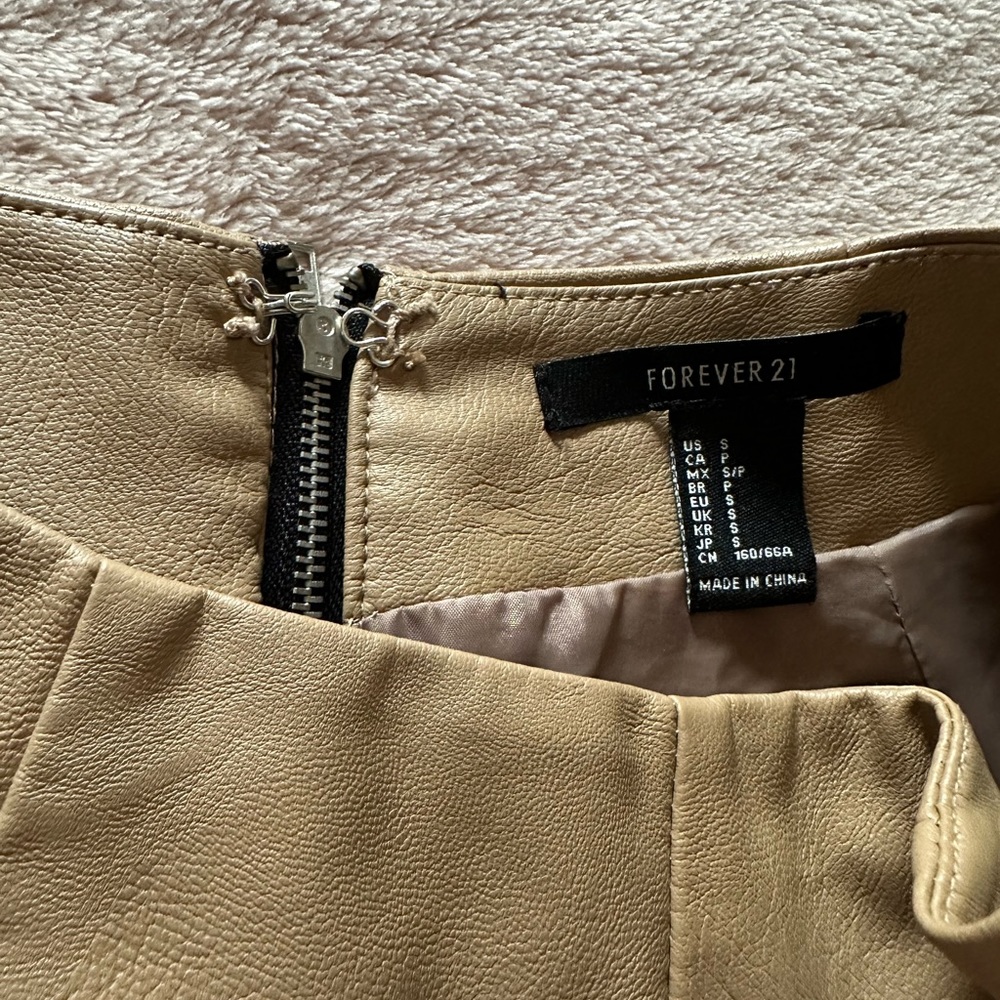 Forever21 Faux Leather Tan Skirt - Size Small - Picture 3 of 6